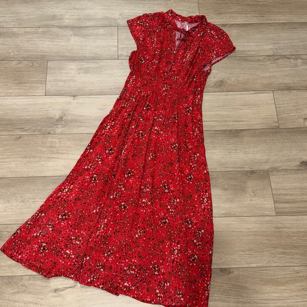 Free People red floral 40s Printed Midi Dress size 6 femme fit - Picture 2 of 9